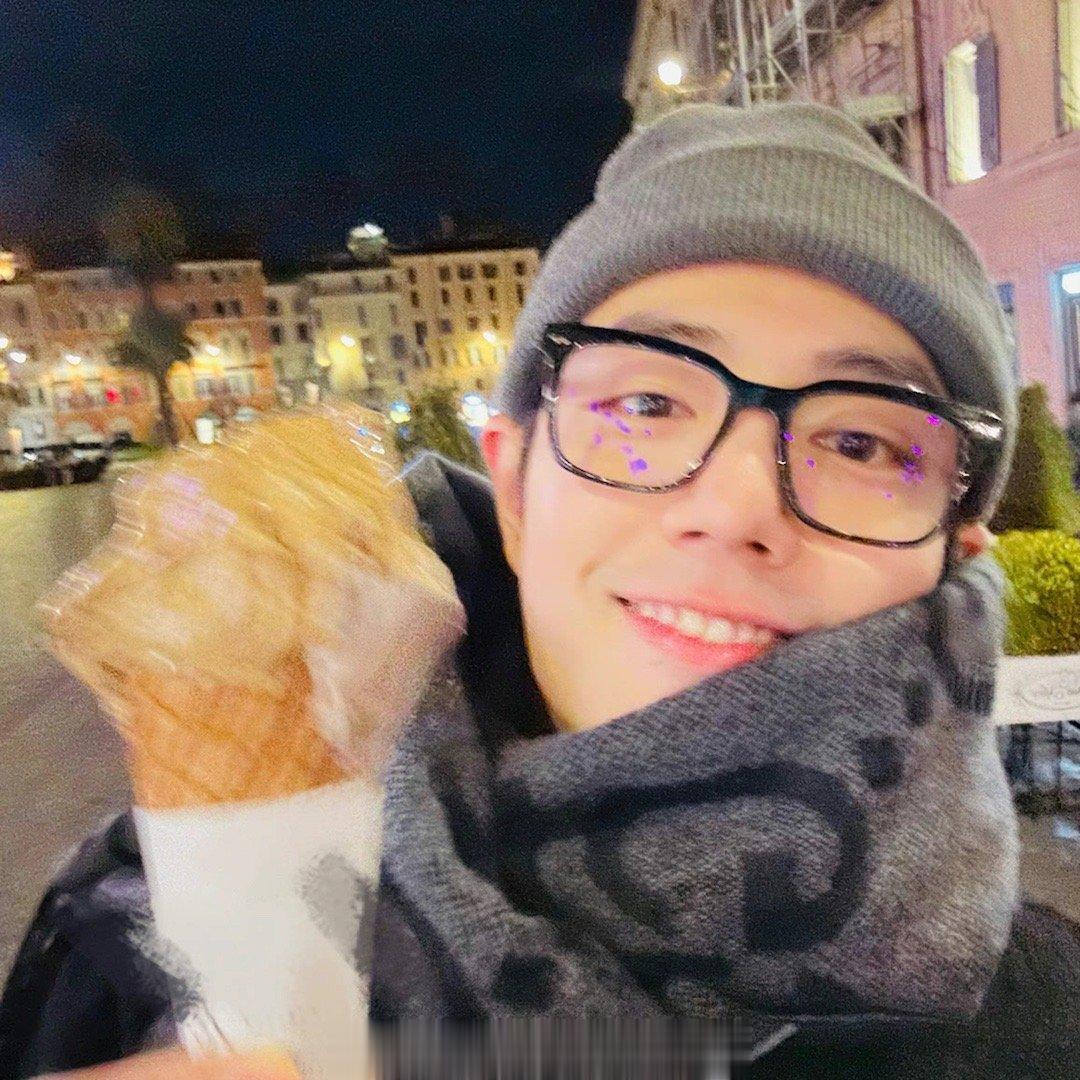 #陪肖战走花路# 晚安安🌙[来]❤️Emma Sameth/Jeremy Zu
