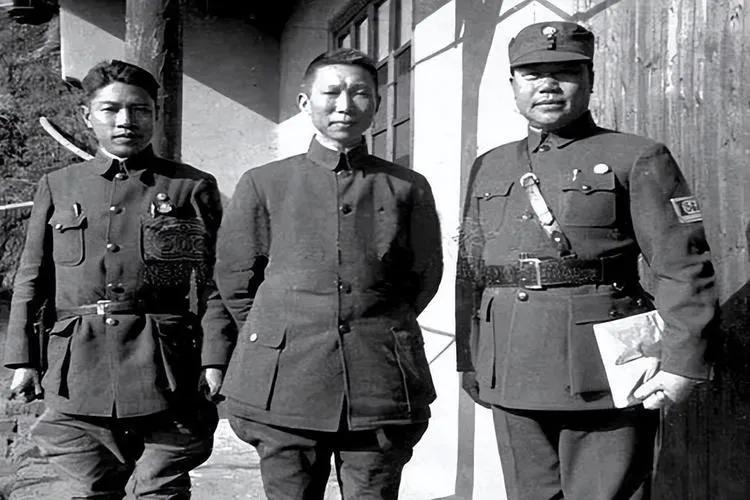 1993年，97岁的薛岳将军在台湾因付不起房租被告上法庭。在法庭上，面对着法官的