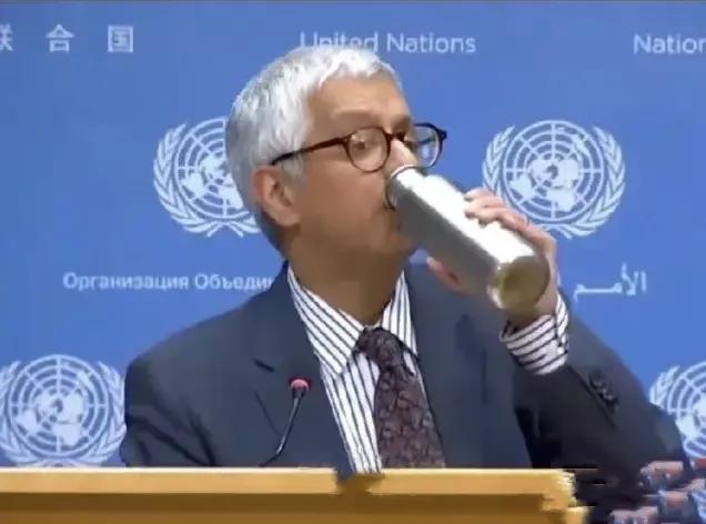 联合国发言人在叙利亚问题上国际驰名双标，被我们的记者怼了个水饱，彻底给问蒙圈了！