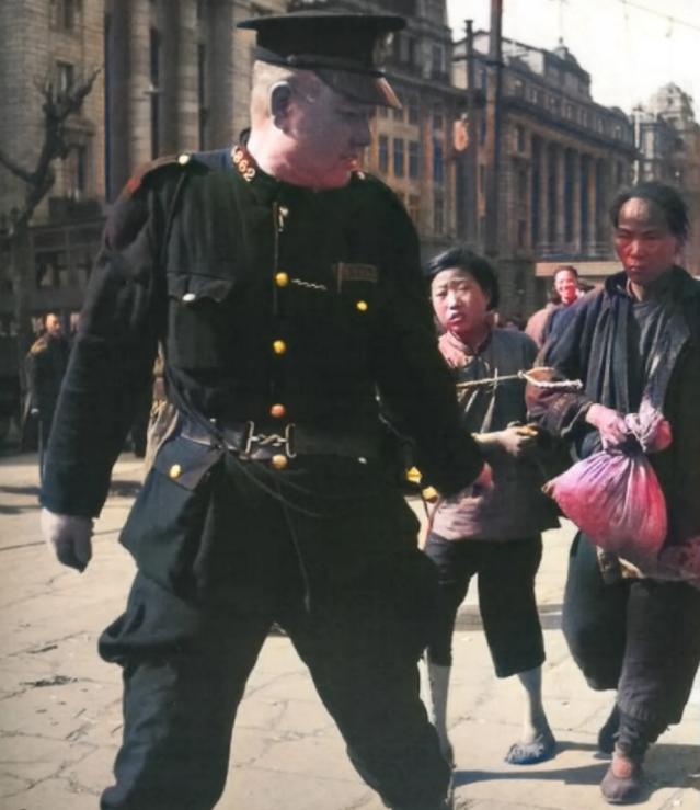 历史老照片：
民国年间，上海，
