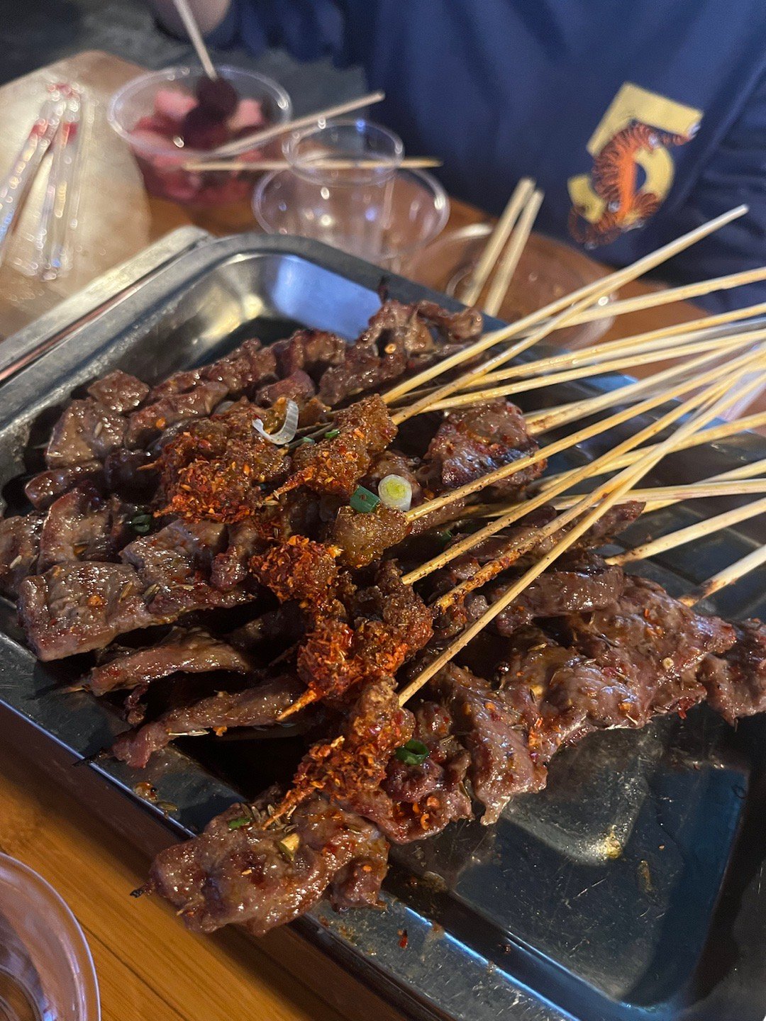 酒店出来走十分钟，坐街边就吃，长沙的夜，才开始....  ​​​