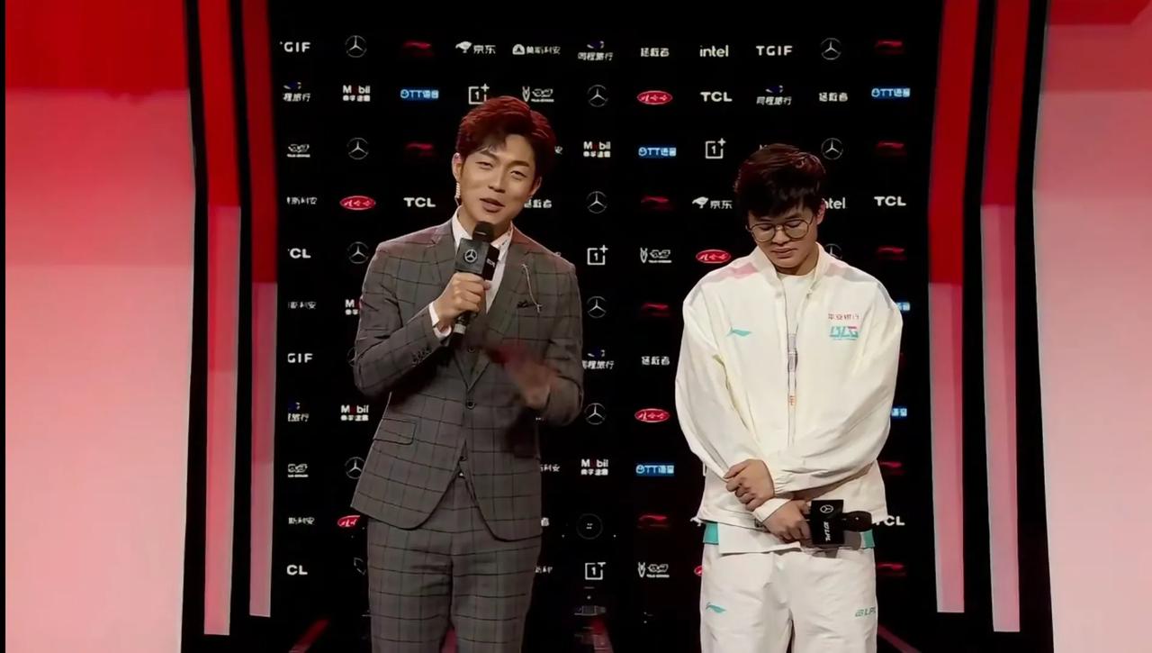 Xun导，赢了比赛怎么不开心啦？

NIP对战BLG第二局堪称神将局，顶级折磨
