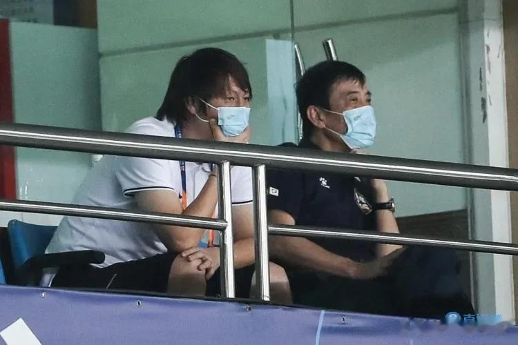 陈戌源绝对是被李铁坑的最惨的的人！

陈戌源力挺李铁为国足主帅，可以说是李铁的“