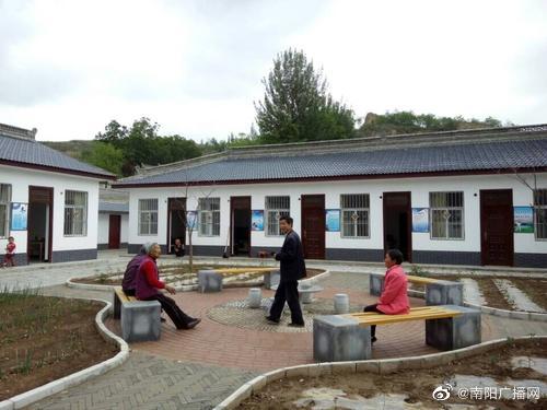 南阳桐柏：幸福大院让农村贫困老
