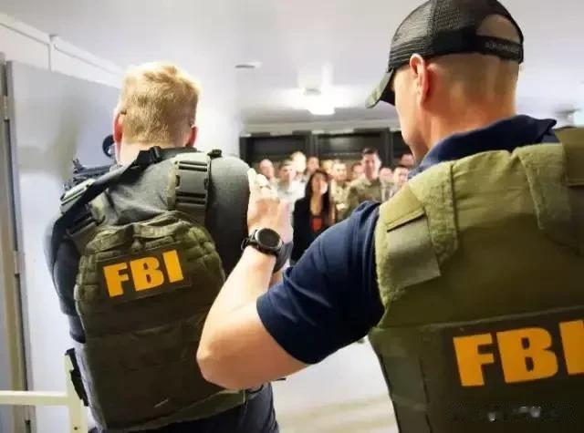 华裔科学家回到祖国的怀抱，才能发挥出最大价值，因为有母亲帮温暖的呵护！
自从特朗