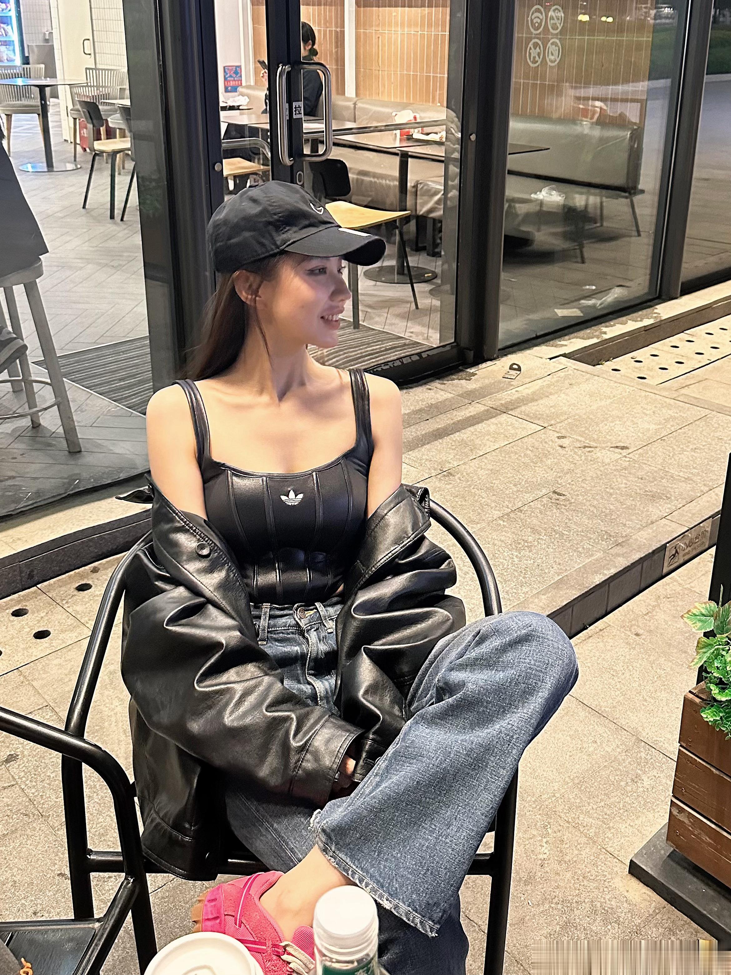 𝙤𝙪𝙩𝙛𝙞𝙩🇩🇪 ​​​