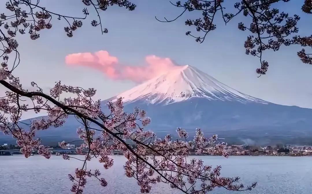 日本的火山正在紧急集合，日本将会消失吗？
日本的樱岛昭和火山爆发，引起了日本极度