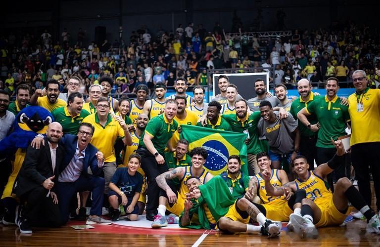 巴西击败美国对！

在FIBA 篮球世界杯预选赛中，巴西队以83-76击败美国队