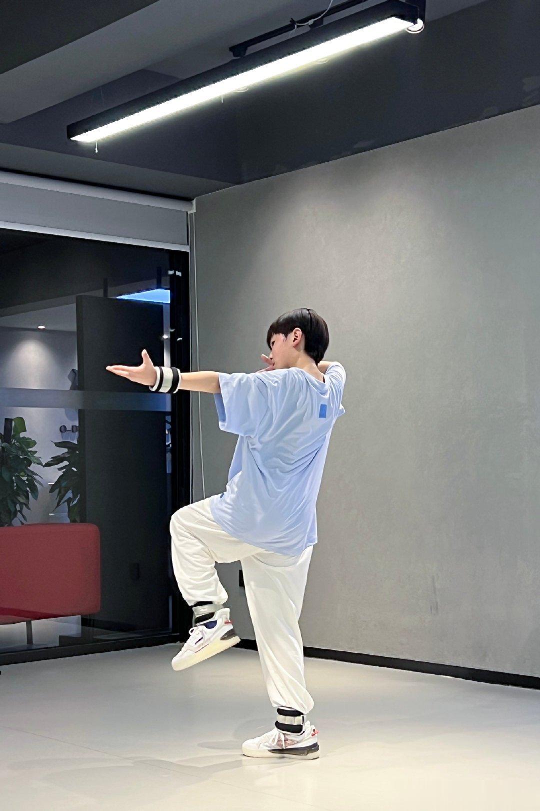 #左奇函[超话]#zqh#奇妙际遇 函请见证成长# zqh#左奇函 四代第一ra