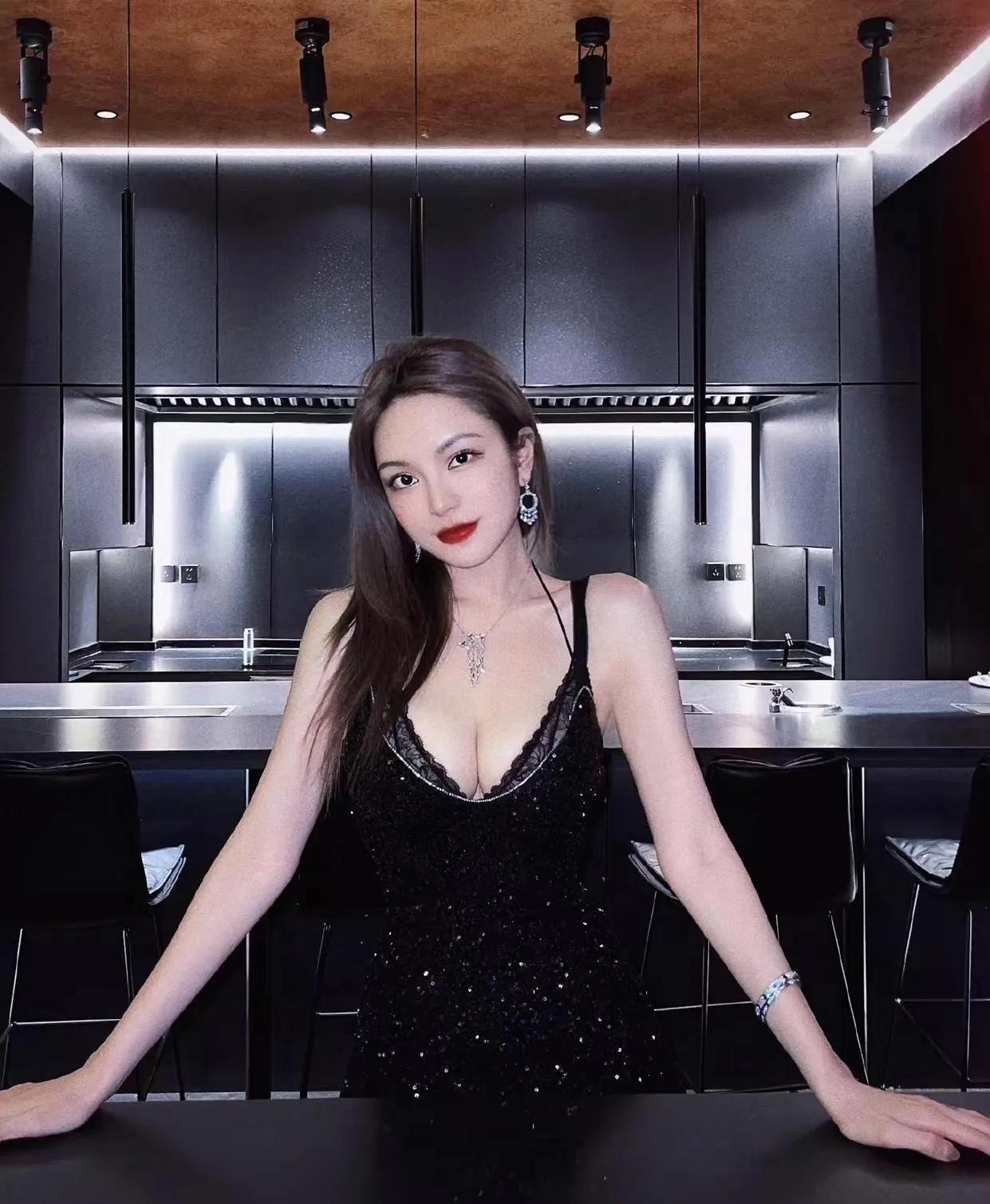 事实证明，一个女人再如何漂亮，也一样有用倦的男人，你的新欢就是别人的旧鞋[捂脸]