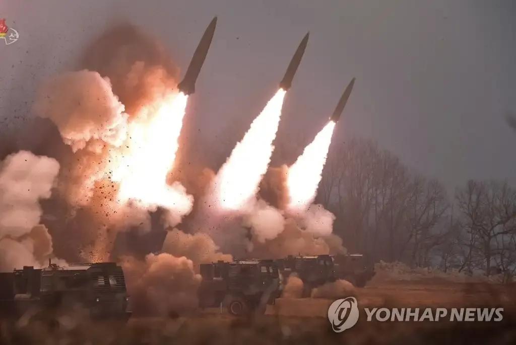 金‮恩正‬突然‮令命‬军队‬做好“战争”准备！
𝟑月𝟏𝟎日，半‮电岛‬视‮