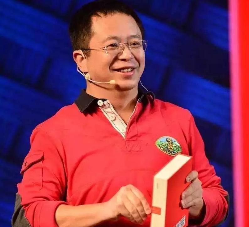 周鸿祎已办理解除婚姻关系手续，分割 6.25% 公司股份至胡欢名下。
在离婚后，