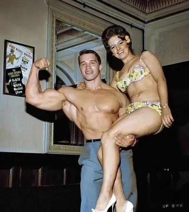 施瓦辛格能成为全世界都知名的健美先生，绝对不是浪得虚名的，巅峰期的时候，施瓦辛格