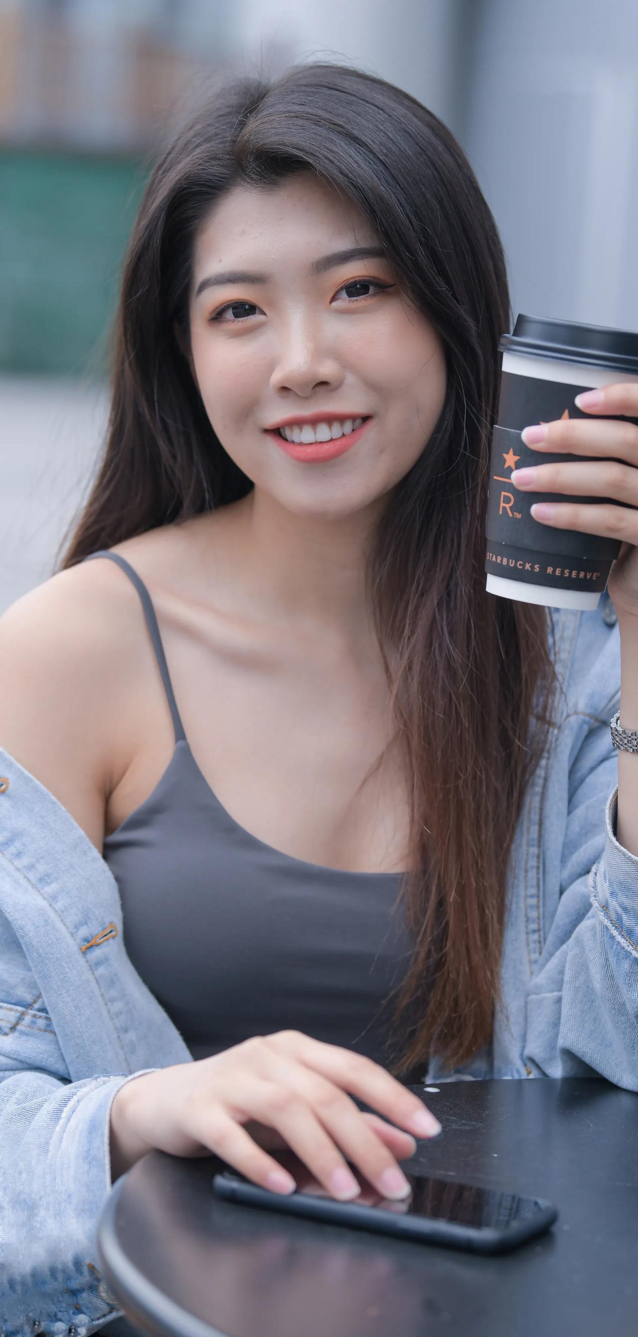皮裤美女小姐姐