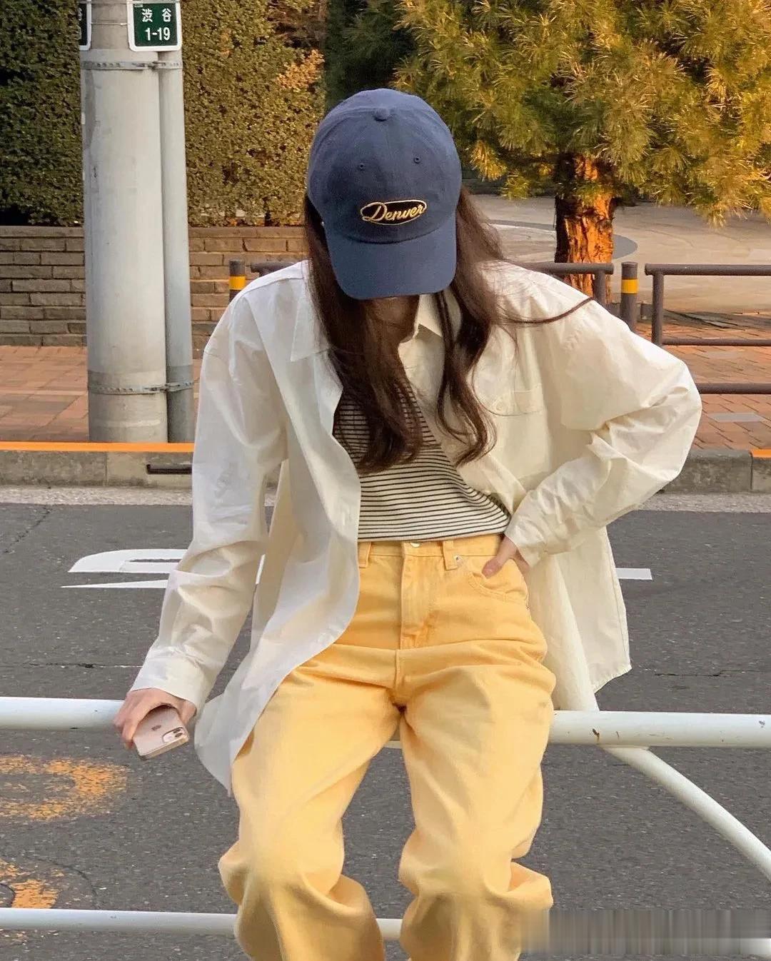 
小个子女生春季日常穿搭，黄色系很显嫩啊
  
黄色西装小个子