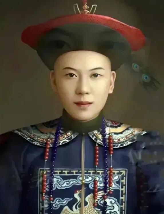 据说这是年轻时的和珅的复原照，竟然长得这么清秀帅气，秒杀如今的一众小鲜肉。
自从