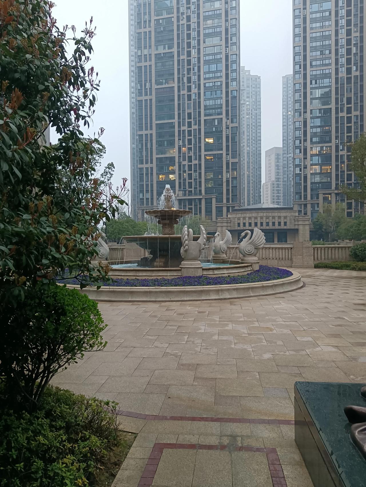 每天坚持30分钟左右跑步时间，每周跑6天，间隔休息一天，是对身体键康长期投资。要
