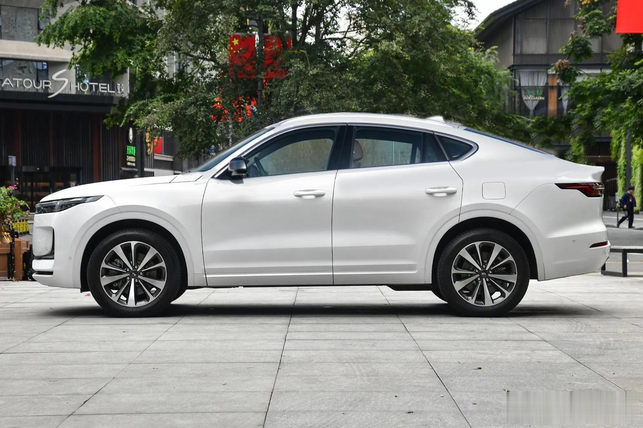 理想one轿跑版 @理想汽车 