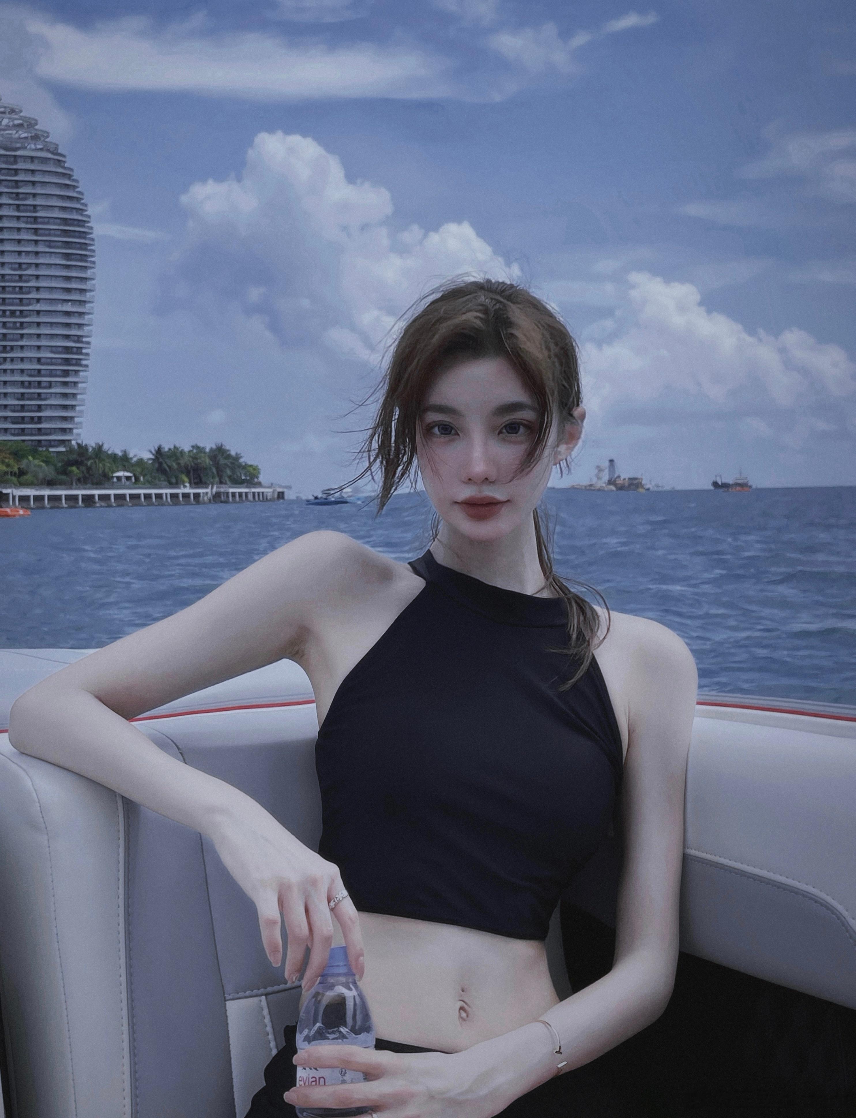 🏄🏼‍♀️ ​​​