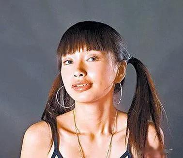 也是在这时，事业开始蒸蒸日上的杨颖，与陈伟霆的4年恋爱画下了句号，

谁都不知道