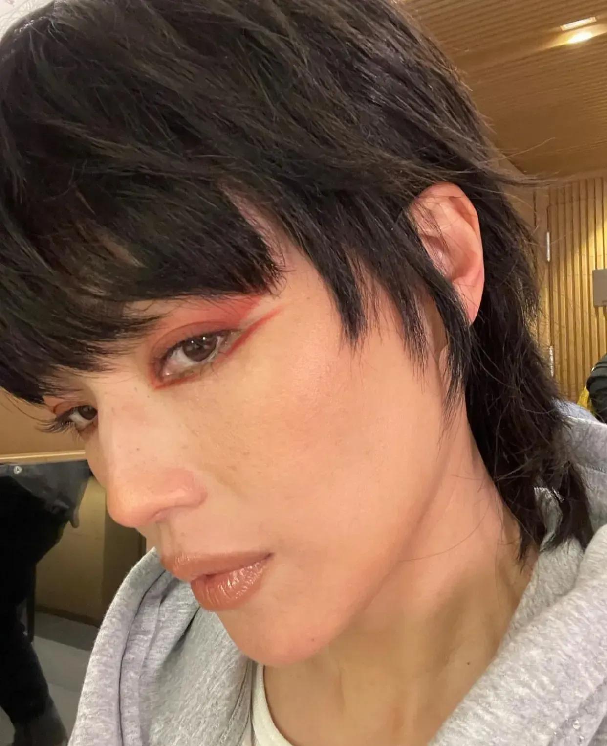 我的天，这竟然是舒淇，好好的大美女怎么要搞这种造型呢，真的无法理解，感觉这并不好