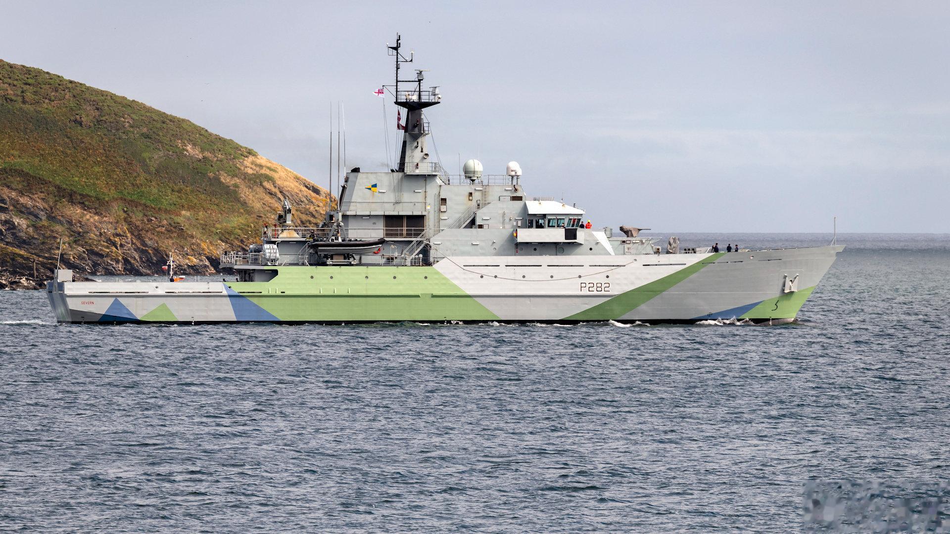 迷彩涂装的英国皇家海军河流级巡逻舰第一批次2号舰 P282塞文号以及原涂装（图9
