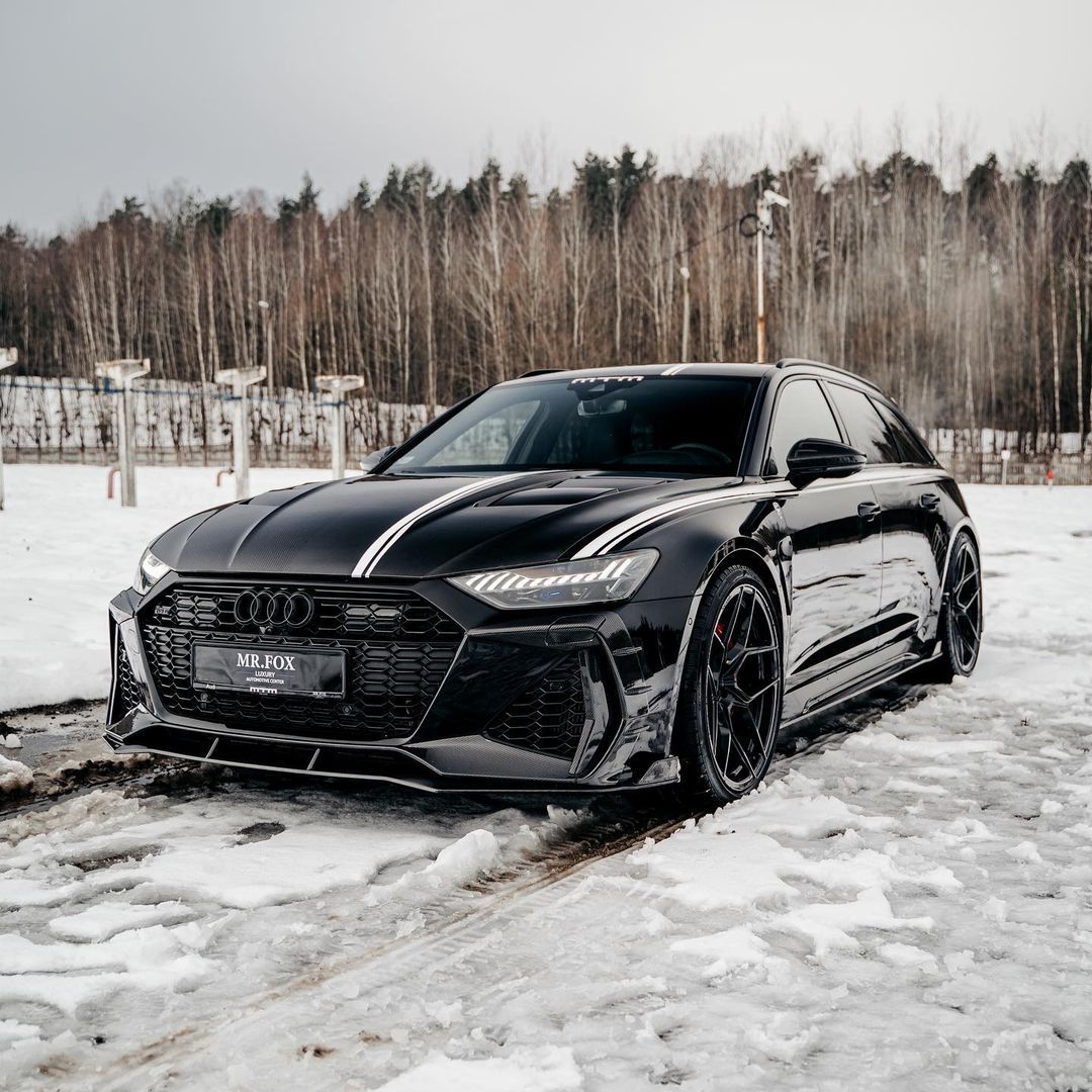 <p>Audi RS6 wit