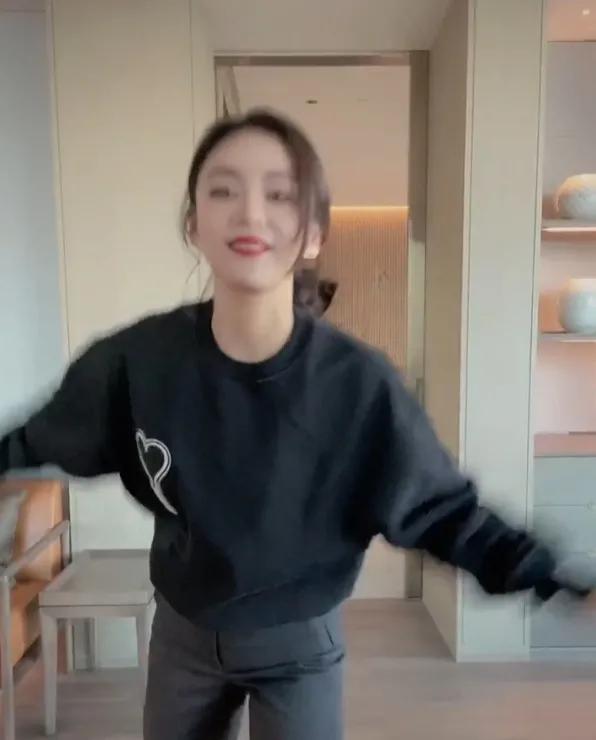 袁姗姗魔鬼身材赶个流行＿螃蟹舞