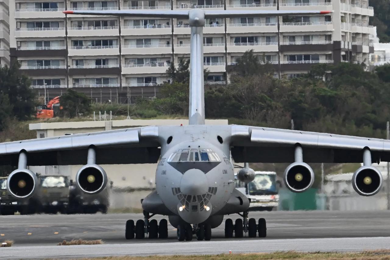 伊尔78空中加油机和运油20空