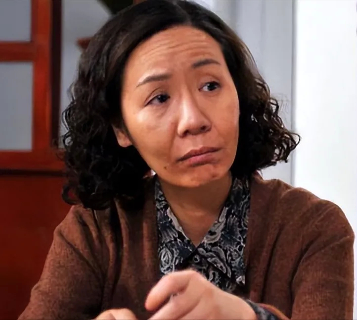 “你长得实在太丑了，根本不适合做演员！”这天，“中国最丑女演员”杨青，在北影面试