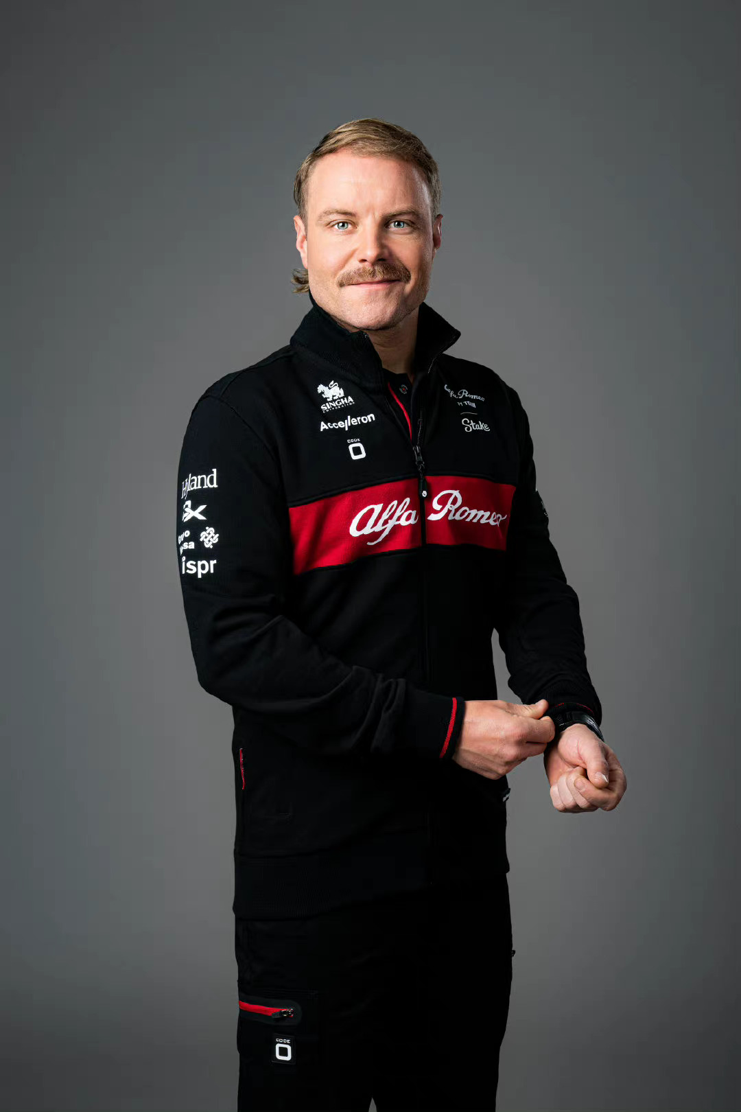 阿尔法罗密欧周冠宇和博塔斯2023赛季新队服#F1##Car时尚##赛车# ​​