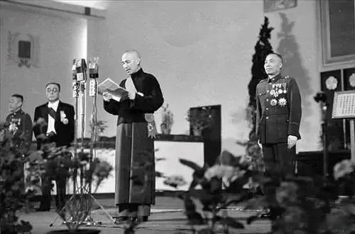 蒋介石曾有五次悲哭。

第一次：

1928年7月6日，蒋介石在孙中山先生的祭灵
