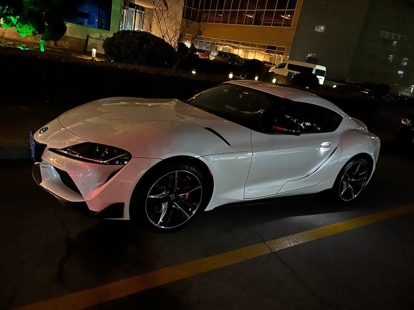  喜欢车的人肯定从选车到买车再到用车一直都是幸福的，甚至去洗车擦车都能感觉到幸福