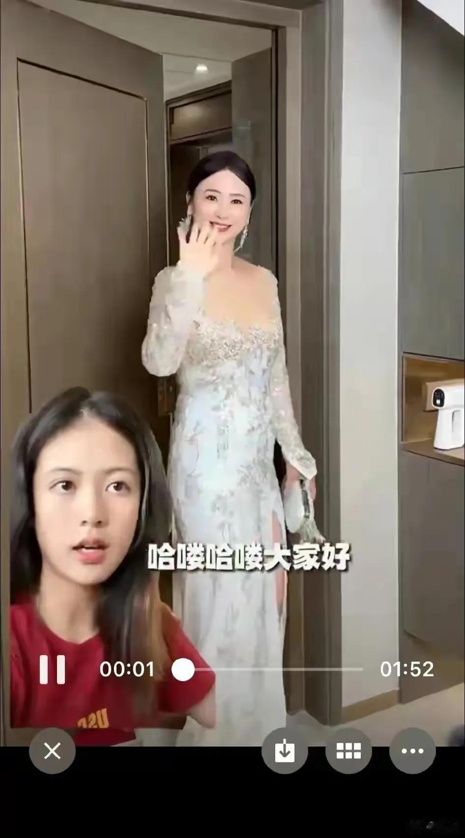 翁虹15岁女儿被评最美星二代，翁虹女儿是混血儿，五官立体精致好有少女感，元气满满