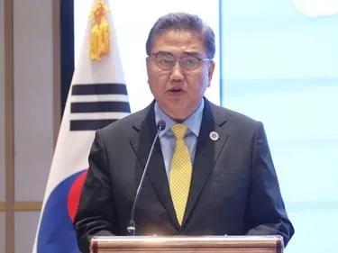 猛的一惊，这不是韩国吗？热气球事件跟韩国不扯吧！怎么韩国还扯上了！
竟然口出狂言