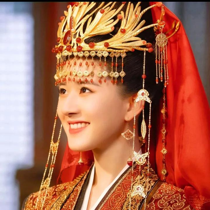 赵露思古装戏大婚，居然都结了这