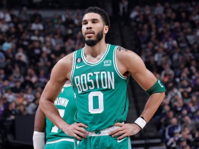 塔图姆36分轻取国王 赛后肯定罗威
NBA常规赛，凯尔特人以132比109战胜国