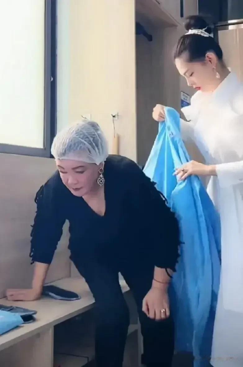 有一些网友真的是太自作多情了，看到文文对张兰比较上心，就纷纷说文文是张兰的贴心小