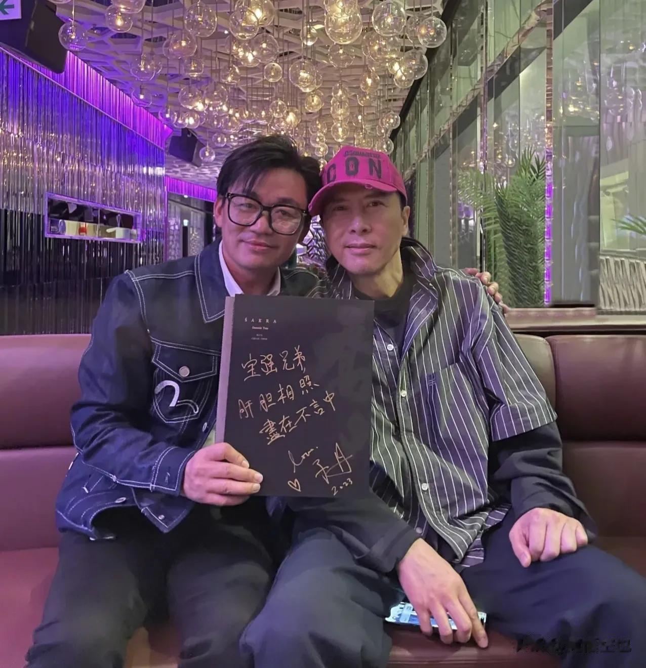 男人有钱，事业成功后，气质真的会极大的提升，你看王宝强，真的变得好绅士好儒雅，这