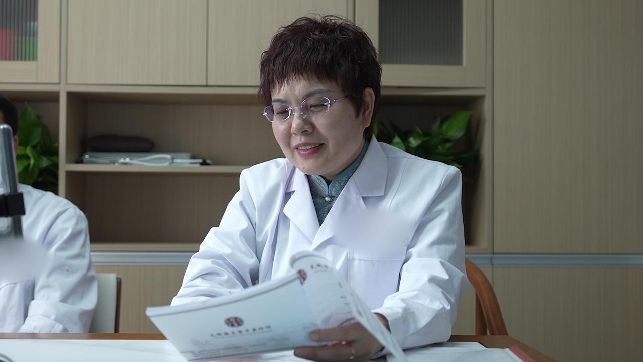 去年我接诊了一个矮小症男孩，男孩刚满6岁，107cm，骨龄偏小2岁，在当地医院确