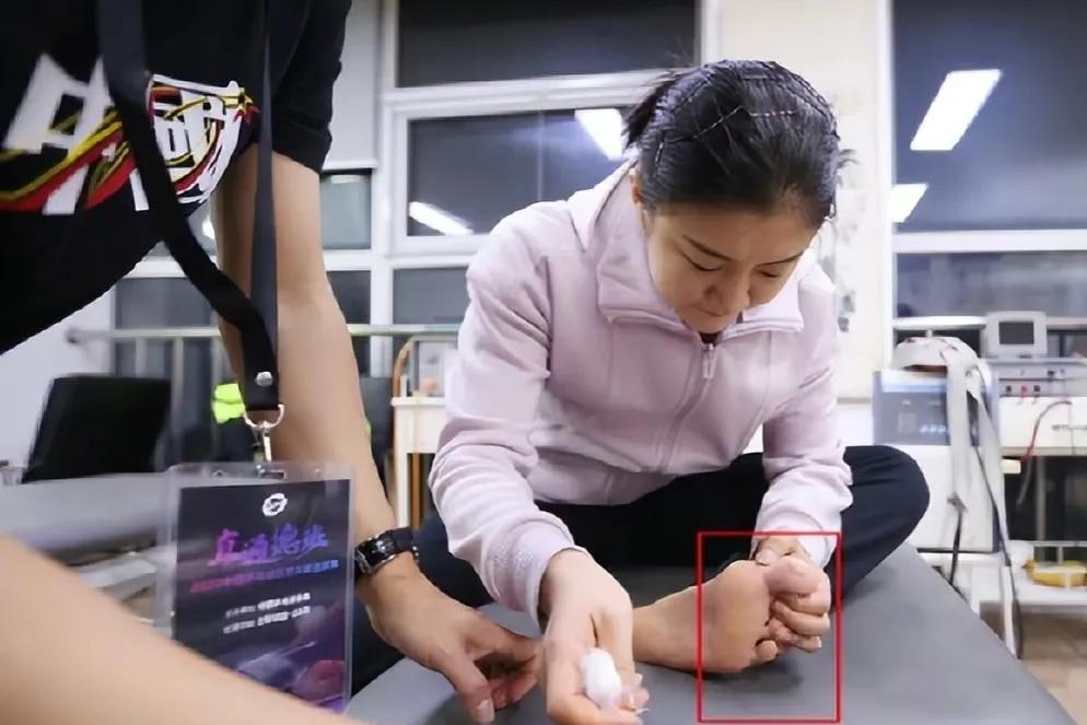 陈梦体面地退赛了

今晚7:30，直通赛女单半决赛，陈梦迎战陈幸同。

央视体育