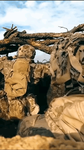 俄罗斯狙击手一枪爆头！俄罗斯精锐士兵的单兵作战能力明显高于乌军，传统的技战术水平