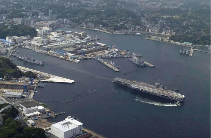 瞒天过海？里根号核动力航母长期滞留日本横须港。

外网报道里根号核动力航母己趴窝