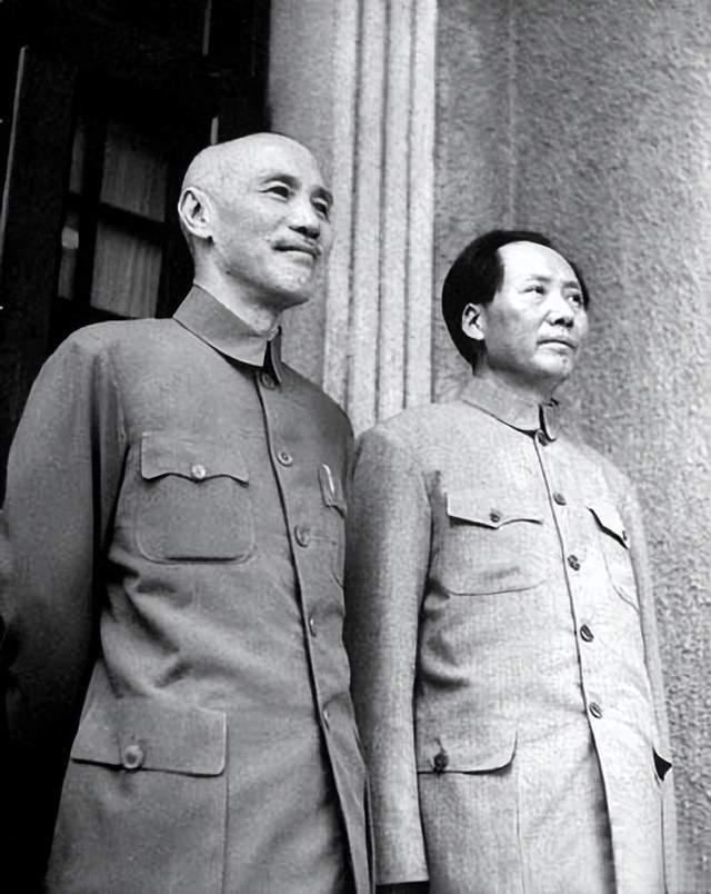 毛主席蒋介石都曾在对方处于弱势时，愿给其一职位，境界却天差地别。

毛主席和蒋介