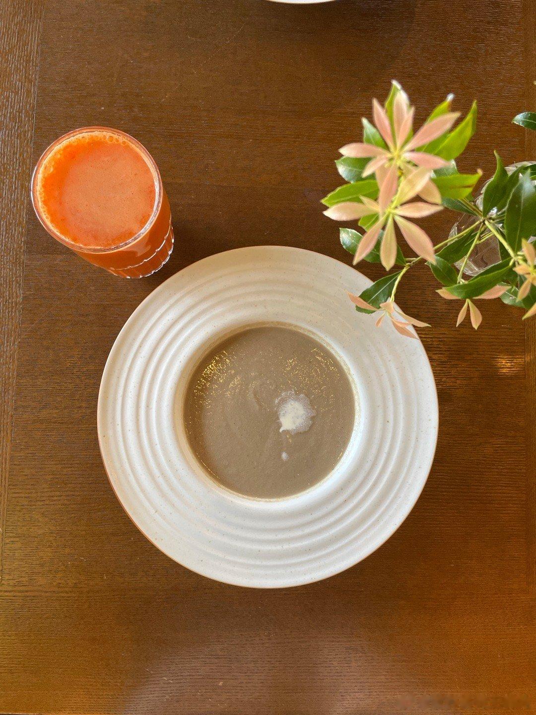 今天一个咨询者再次验证了健身餐不减肥[抱抱][允悲] 她已经很努力的在控制体重了