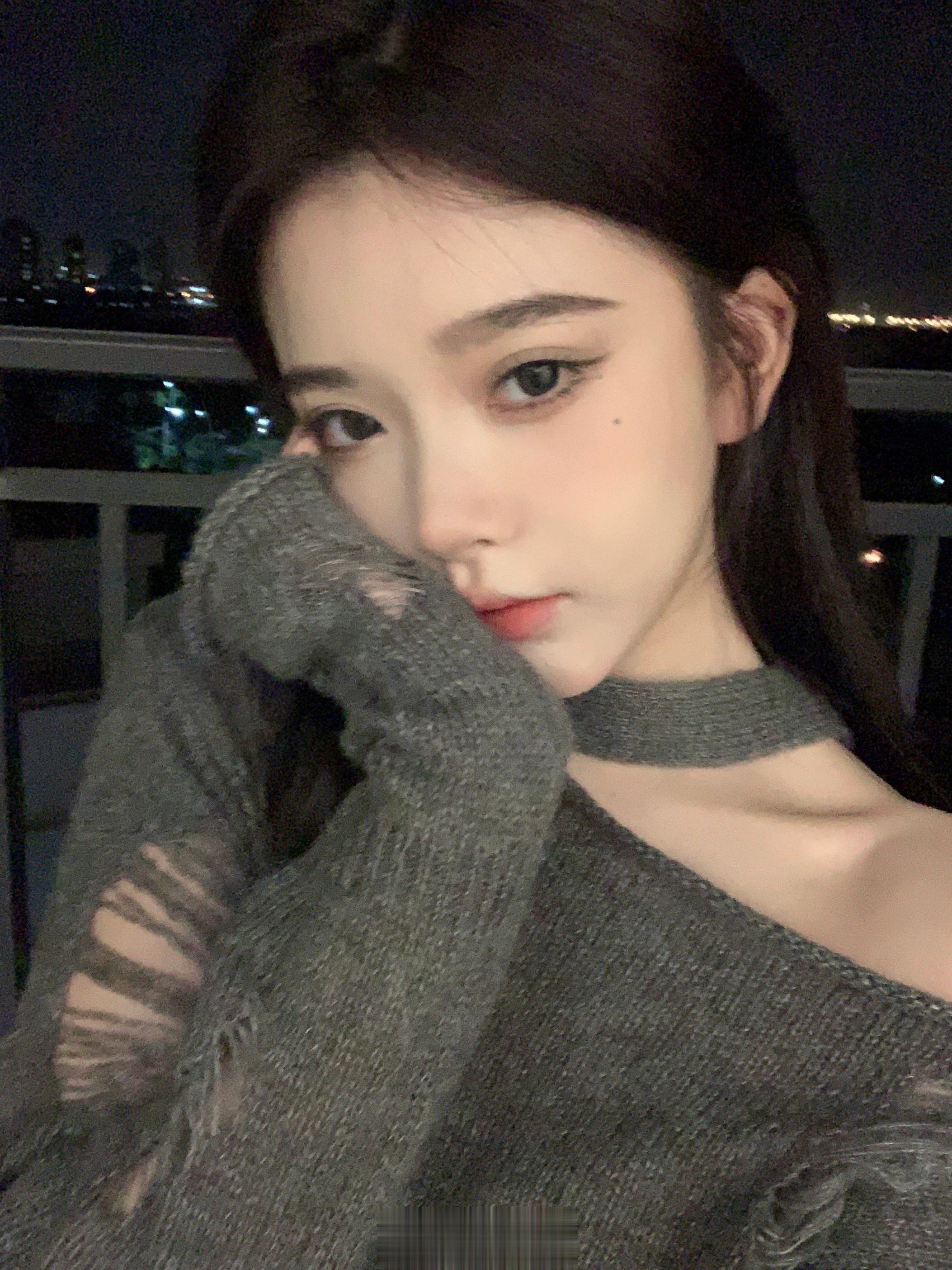 最后在阳台上拍了几张🤳🤍 