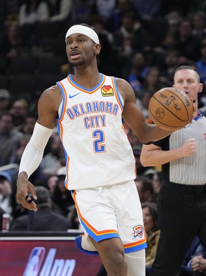 #亚历山大19投16中#NBA常规赛，雷霆客场122-102击败雄鹿，亚历山大连