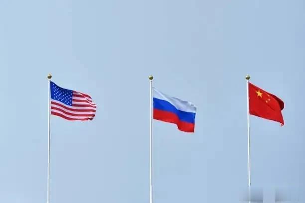 美国制裁中国，中国强硬反制后！俄罗斯智库学者卢基扬诺夫盛赞中国：随着中国开始加强