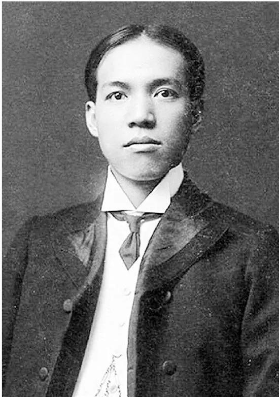 梁启超除了在清华国学院担任导师，与其他大咖一样，也在其它学校兼课，有人回忆：“他