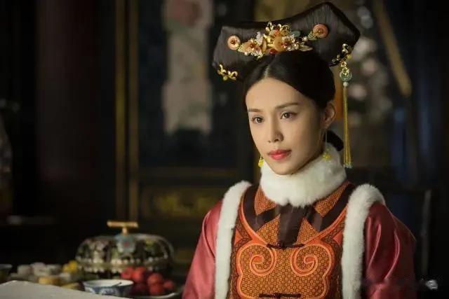 鄂贵人（1733－1808年）西林觉罗氏，巡抚鄂乐舜之女，保和殿大学士鄂尔泰之侄